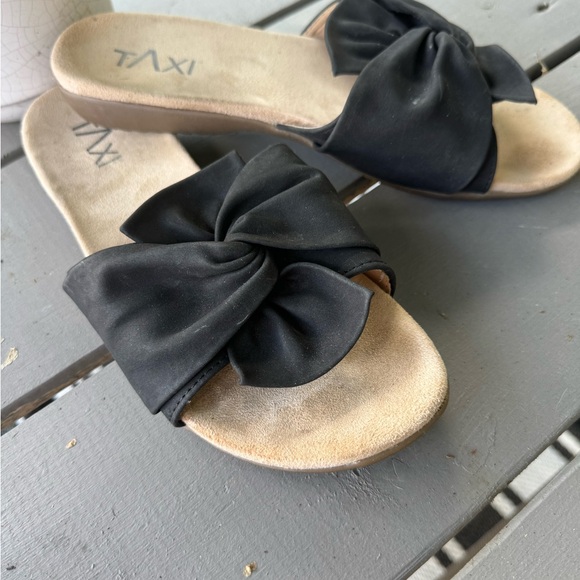 Taxi Floral Sandals - Picture 2 of 3